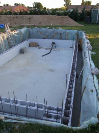 construction-piscine-polystyrene
