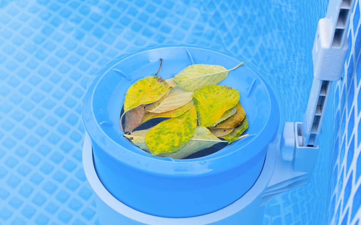 systeme-filtration-piscine-automne