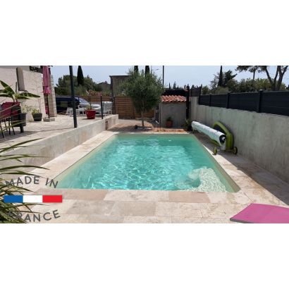 Piscine polyester LES ARCS : Avec escalier d'angle  - Distripool