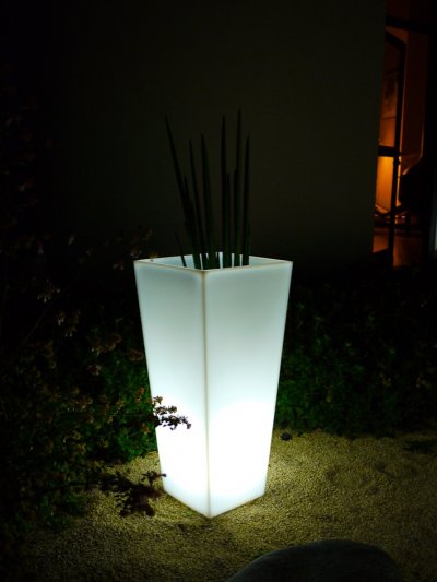 lampe-jardin-lumineuse-keops-vue1