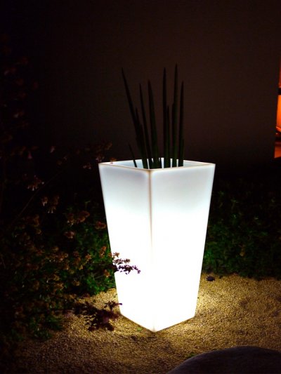 lampe-jardin-lumineuse-keops-vue2