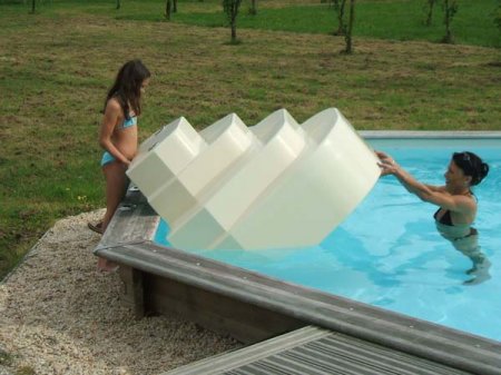 robot piscine escalier