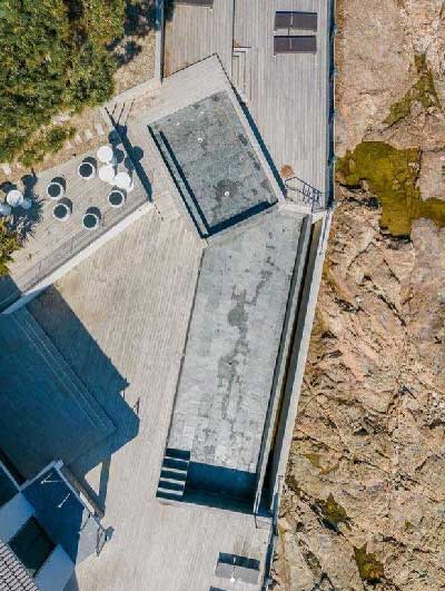 Ardoise pour piscine, autour et dans le bassin, en massif ou en feuilles de  pierre.