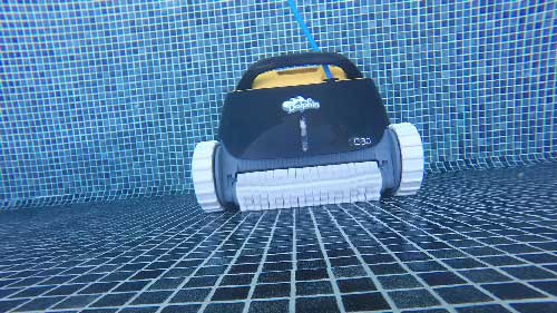 Robot-piscine-Dolphin-E30--brosse-active